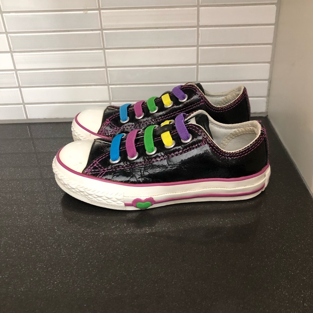 Converse Girl’s Chuck Taylor Low Top slip on sneakers